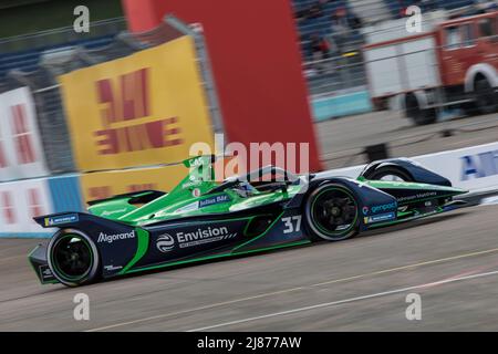 Berlin, 13.. Mai 2022. 2022 Shell Recharge Berlin E-Prix, 2021-22 ABB FIA Formel E Weltmeisterschaft, Tempelhof Airport Circuit in Berlin, Deutschland im Bild: #37 Nick CASSIDY (NZL) von Envision Racing © Piotr Zajac/Alamy Live News Stockfoto