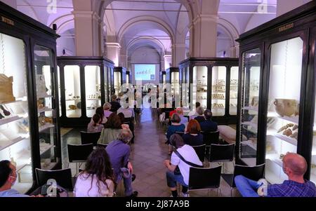 Modena, Italien. 13.. Mai 2022. Modena, Telmo Pievani im Stadtmuseum für „Primordiali“. Kredit: Fadege/Alamy Live Nachrichten Stockfoto