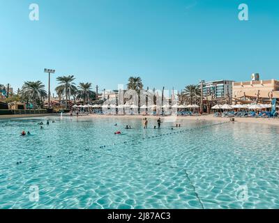 Yas Waterworld Freizeitpark auf der Yas Insel in Abu Dhabi - Yas Waterworld Aquapark in Abu Dhabi - VAE Attraktionen Stockfoto