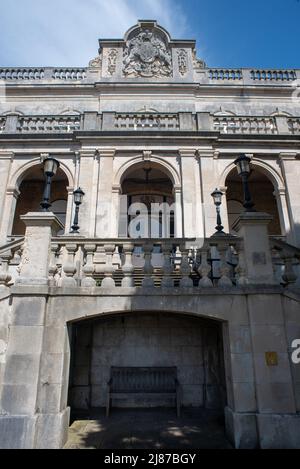 Der Eingang zum ehemaligen Royal Marines Museum an der Strandpromenade in Portsmouth, England, ist nun für die Öffentlichkeit geschlossen. Stockfoto