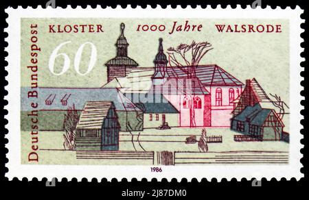 MOSKAU, RUSSLAND - 10. APRIL 2022: Die in Deutschland gedruckte Briefmarke zeigt das Kloster Walsrode, um 1986 Stockfoto