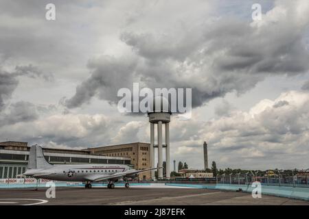 Berlin, 13.. Mai 2022. 2022 Shell Recharge Berlin E-Prix, 2021-22 ABB FIA Formel E Weltmeisterschaft, Tempelhof Airport Circuit in Berlin, Deutschland im Bild: Circuit Atmosphere © Piotr Zajac/Alamy Live News Stockfoto