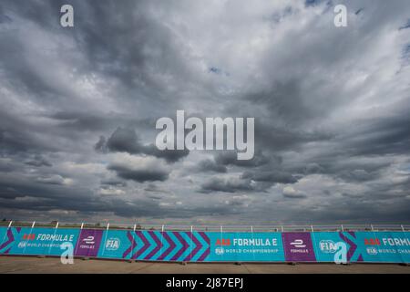 Berlin, 13.. Mai 2022. 2022 Shell Recharge Berlin E-Prix, 2021-22 ABB FIA Formel E Weltmeisterschaft, Tempelhof Airport Circuit in Berlin, Deutschland im Bild: Circuit Atmosphere © Piotr Zajac/Alamy Live News Stockfoto