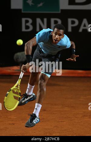 Rom, Italien. 13.. Mai 2022. ROM, ITALIEN - 13.05.2022: N.DJOKOVIC (SRB) spielt gegen F.AUGER-ALIASSIME (CAN) während ihres Einzelmänner-Rundenspiels im Internazionali BNL D'Italia am 13. Mai 2022 im Foro Italico in Rom, Italien. Kredit: Unabhängige Fotoagentur/Alamy Live Nachrichten Stockfoto