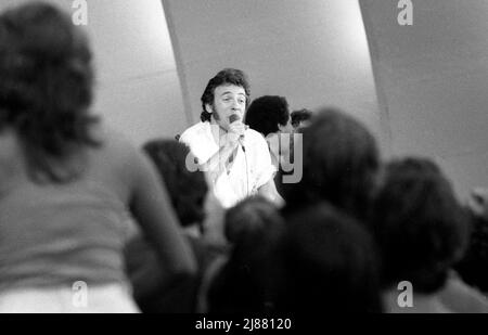 Bruce Springsteen tritt beim NO Nukes Konzert im Hollywood Bowl, 1981 auf Stockfoto