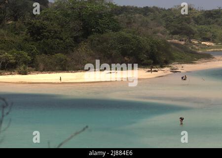 Blick auf einen Strand im Dorf Ratenggaro, Südwest-Sumba, Ost-Nusa-Tenggara, Indonesien. Stockfoto