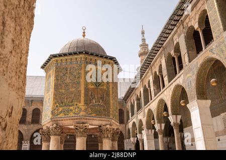 Damaskus, Syrien - Mai 2022: Die Umayyad-Moschee, auch bekannt als die große Moschee von Damaskus Stockfoto