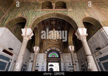 Damaskus, Syrien -Mai, 2022: Der Eingang der Umayyad-Moschee, auch bekannt als die große Moschee von Damaskus Stockfoto