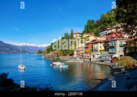 Varenna. Malerisches und traditionelles Dorf, gelegen am Ostufer des Comer Sees, Lombardei, Italien. Stockfoto