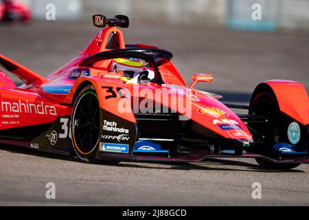 Berlin, Deutschland. 14.. Mai 2022. 30 ROWLAND Oliver (gbr), Mahindra Racing, Mahindra M7Electro, Aktion während des Berlin ePrix 2022, 5. Treffen der ABB FIA Formel E Weltmeisterschaft 2021-22, auf dem Stadtkurs des Flughafens Tempelhof vom 13. Bis 15. Mai in Berlin - Foto Joao Filipe / DPPI Quelle: DPPI Media/Alamy Live News Stockfoto