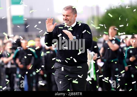 Celtic-Managerin Ange Postecoglou vor dem Cinch Premiership-Spiel im Celtic Park, Glasgow. Bilddatum: Samstag, 14. Mai 2022. Stockfoto