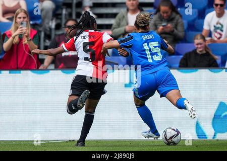 Rotterdam - Chasity Grant von Ajax Vrouwen erhält die 0-3 während des Spiels zwischen Feyenoord V1 gegen Ajax v1 im Stadion Feijenoord De Kuip am 14. Mai 2022 in Rotterdam, Niederlande. (Box to Box Pictures/Tom Bode) Credit: Box to Box pictures/Alamy Live News Stockfoto