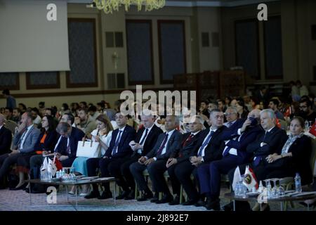 12. Mai 2022, Gaziantep, Türkei: Gaziantep, Türkei. 12 Mai 2022. In der türkischen Stadt Gaziantep findet ein Gipfeltreffen über die wirtschaftlichen Möglichkeiten der Zusammenarbeit zwischen der Türkei und Deutschland statt. Die Veranstaltung mit dem Titel ''Summit of Environmental Transformation'' ist Teil des Programms, das vom Bundesministerium für Wirtschaft und Entwicklung, gemeinsam mit der Organisation für deutsche Zusammenarbeit, dem türkischen Handelsministerium und der Industrie- und Handelskammer Gaziantep organisiert wird. Der Gouverneur von Gaziantep, Davut GÃ¼l, und der Präsident der Handelskammer von Gaziantep und der Präsident der Handelskammer Stockfoto