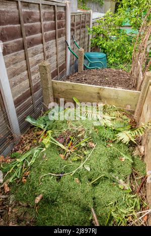 Gartenkomposthaufen, Großbritannien 2022 Stockfoto