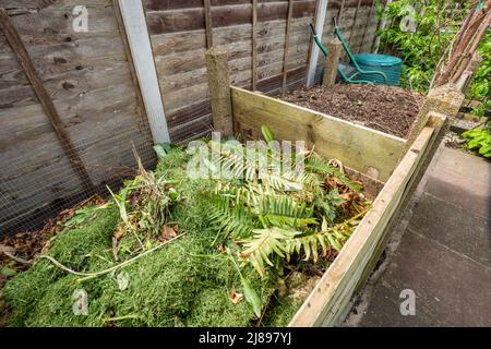 Gartenkomposthaufen, Großbritannien 2022 Stockfoto