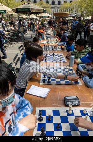 Schachturnier für Kinder in Bryant Park, New York City, USA 2020 Stockfoto