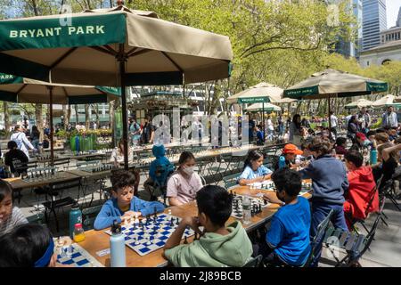 Schachturnier für Kinder in Bryant Park, New York City, USA 2020 Stockfoto