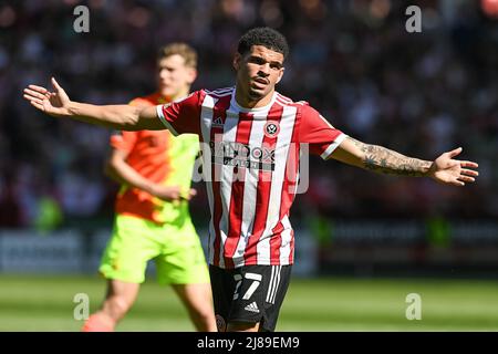 Sheffield, Großbritannien. 14.. Mai 2022. Morgan Gibbs-White #27 von Sheffield United appelliert an den Schiedsrichter Andre Marriner für Brice Samba #30 von Nottingham Forest, der am 5/14/2022 in Sheffield, Großbritannien, Zeit verschwendet hat. (Foto von Craig Thomas/News Images/Sipa USA) Quelle: SIPA USA/Alamy Live News Stockfoto