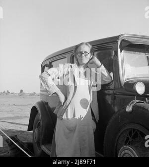 Eine Großmutter aus Oklahoma. Sie arbeitet in den kalifornischen Erbsenfeldern. Calipatria, Kalifornien. Stockfoto