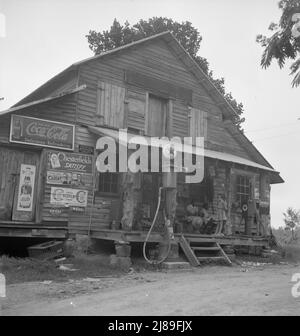 [Ohne Titel, möglicherweise verwandt mit: Tochter des weißen Tabak-Pächter im Landladen. Person County, North Carolina]. Stockfoto