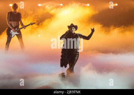 Turin, Italien. 12. Mai 2022. Achille Lauro beim zweiten Halbfinale des Eurovision Song Contest. Kredit: Marco Destefanis / Alamy Live Nachrichten Stockfoto