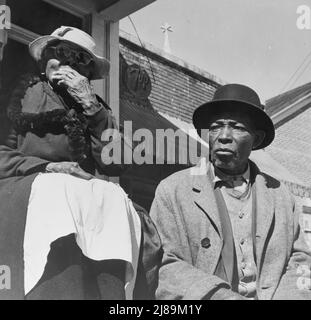 Daytonas Beach, Florida. Alte Freunde sitzen auf der Veranda. Stockfoto