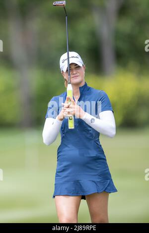 BANG KAPONG THAILAND - 13. Mai: Annabel Dimmock von England auf Loch 3 während der zweiten Runde der Aramco Team Series im Thai Country Club am 13. Mai 2022 in Bang Kapong, Thailand (Foto: Orange Picturs) Stockfoto
