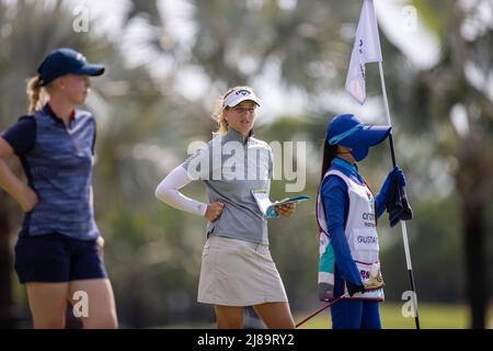 BANG KAPONG THAILAND - 13. Mai: Johanna Gustavsson aus Schweden auf Loch 18 während der zweiten Runde der Aramco Team Series im Thai Country Club am 13. Mai 2022 in Bang Kapong, Thailand (Foto: Orange Picturs) Stockfoto