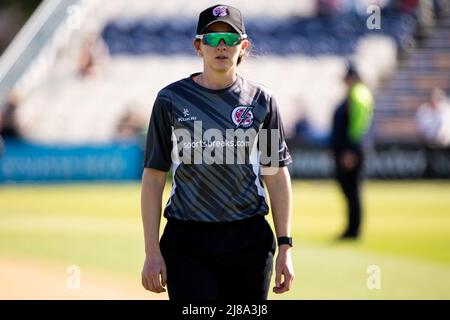 Hove, Großbritannien. 14.. Mai 2022. Kate Cross (16 Thunder) während des Charlotte Edwards Cup-Spiels zwischen Southern Vipers und Thunder auf dem 1. Central County Ground in Hove, England. Liam Asman/SPP Credit: SPP Sport Press Photo. /Alamy Live News Stockfoto