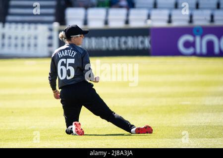 Hove, Großbritannien. 14.. Mai 2022. Alex Hartley (65 Thunder) während des Charlotte Edwards Cup-Spiels zwischen Southern Vipers und Thunder auf dem 1. Central County Ground in Hove, England. Liam Asman/SPP Credit: SPP Sport Press Photo. /Alamy Live News Stockfoto