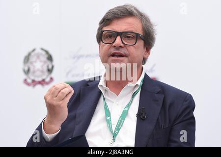 Sorrento, Italien. 14. Mai 2022. Carlo Calenda bei der „Verso Sud“-Ausgabe 1., die vom Europäischen Haus Ambrosetti am 14. Mai 2022 in Sorrent, Neapel, Italien, organisiert wurde. Kredit:Franco Romano/Alamy Live Nachrichten Stockfoto