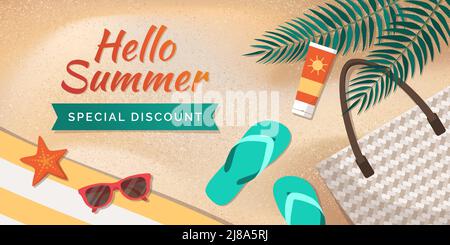 Hallo Sommer Werbebanner, Strand mit Accessoires und Palmblättern, Draufsicht Stock Vektor