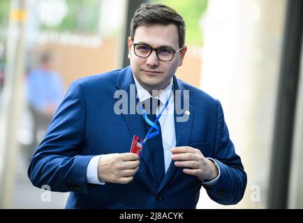 Berlin, Deutschland. 14.. Mai 2022. Jan Lipavsky, Außenminister der Tschechischen Republik, kommt zum informellen Arbeitsessen beim NATO-Außenministertreffen in Berlin an. Das Hauptthema der informellen Konsultationen der NATO-Außenminister ist der Krieg in der Ukraine. Quelle: Bernd von Jutrczenka/dpa/Alamy Live News Stockfoto