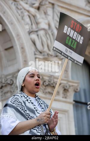 London, England, Großbritannien 14. Mai 2022 Protest für Palästina gegen Israelis, die nach dem Tod des Journalisten Shireen Abu Aklehs am 11.. Mai in Jenin auf Presse, medizinische Mitarbeiter und Zivilisten abzielen. Shireen war ein prominenter Al-Jazeera-Journalist, der von einem israelischen Scharfschützen getötet wurde. Der Protest markierte 74 Jahre Enteignung und ethnische Säuberung Stockfoto