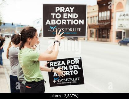 Demonstration in Lander Wyoming wegen Roe V. Wade Anti-Abtreibung Pro-Abtreibung Pro-Life Pro-Choice Stockfoto