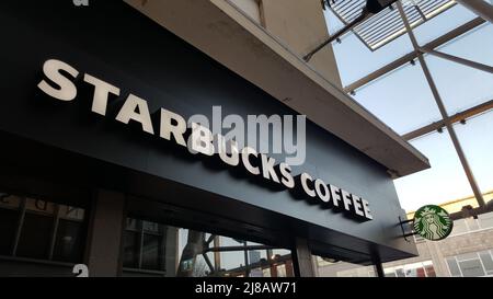 Starbucks Coffee Shop Schild Und Logo Stockfoto