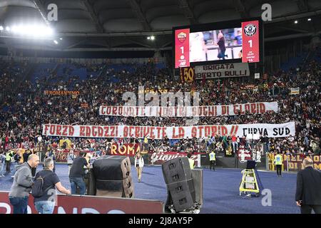 Stadio Olimpico, Rom, Italien. 14.. Mai 2022. Serie A Football AS Roma versus Venezia FC; Roma-Fans Kredit: Action Plus Sports/Alamy Live News Stockfoto