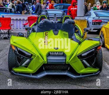 ATLANTA, GEORGIA - 5. Dezember 2021: Koffein und Octane ist eine national anerkannte Auto-Show, die monatlich stattfindet und Hunderte von klassischen und Muskelkater zeigt Stockfoto
