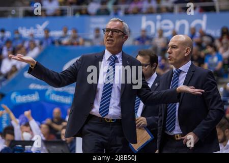 14. Mai 2022, Burgos, Castilla y LeÃ³n, Spanien: Paco Olmos (L) während des Urbas Fuenlabrada-Sieges gegen Hereda San Pablo Burgos 66 - 83 in der Liga Endesa das reguläre Saisonspiel (Tag 34) wurde in Burgos (Spanien) im Coliseum Burgos gefeiert. Mai 14. 2022. (Bild: © Juan Carlos GarcÃ-A Mate/Pacific Press via ZUMA Press Wire) Stockfoto