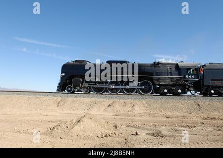 UP 844 unterwegs auf dem Yuma Sub, in der Nähe von Bertram, Kalifornien Stockfoto