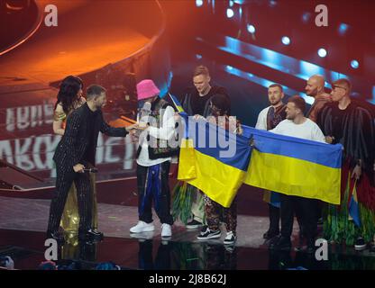 Turin, Italien. 14.. Mai 2022. Kalush Orchestra (Stefani?) Ukraine die Gewinner des Grand Finales des Eurovision Song Contest am 14. Mai 2022 in Pala Olimpico, Turin, Italien. Foto Nderim Kaceli Kredit: Unabhängige Fotoagentur/Alamy Live Nachrichten Stockfoto