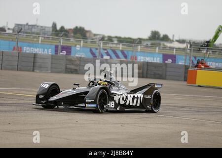 14. Mai 2022, Berlin, Tempelhofer Damm, 12101 Berlin, Deutschland: Edoardo Mortara gewann das erste Rennen in Berlin-Tempelhof und feierte damit den vierten Sieg seiner Karriere. Jean-Eric Vergne wurde Zweiter und Stoffel Vandoorne Dritter. (Bild: © Simone Kuhlmey/Pacific Press via ZUMA Press Wire) Stockfoto