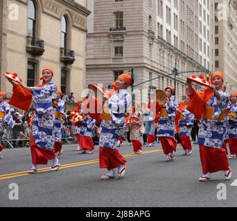 Der 14. 2022. Mai war die erste Parade zum Japan Day, bei der George Takei als Grand Marshall auftreten wurde. Stockfoto