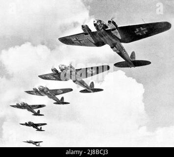 Eine Formation von Heinkel He 111 Bombern während der Schlacht von Großbritannien im Zweiten Weltkrieg Stockfoto