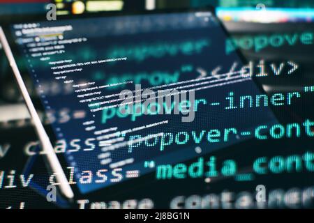 Nahaufnahme des Funktionsquellcodes überwachen. Abstrakter IT-Technologiehintergrund. Softwarequellcode. Stockfoto