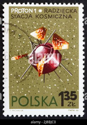 POLEN - UM 1966: Eine in Polen gedruckte Briefmarke zeigt Proton 1, USSR Satellite, um 1966 Stockfoto
