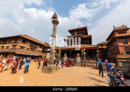 Bhaktapur, Nepal - 29. Oktober 2021: Stadt in der östlichen Ecke des Kathmandu-Tals in Nepal. Bhaktapur Durbar Square. Königspalast des alten Bhakta Stockfoto