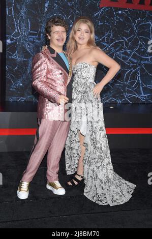 (L-R) Gaten Matarazzo und Elizabeth Yu besuchen Netflix's "Stranger Things"-Saison 4, New York Premiere bei Netflix Brooklyn, New York, 14. Mai 2022. (Foto von Anthony Behar/Sipa USA) Stockfoto