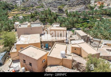 Bilad Sayt, eines der malerischsten Dörfer im Oman, ist ein Schatz, den man beim Fahren in den spektakulären Al-Hadschar-Bergen finden kann Stockfoto