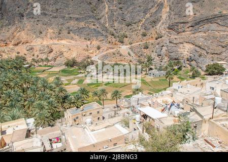 Bilad Sayt, eines der malerischsten Dörfer im Oman, ist ein Schatz, den man beim Fahren in den spektakulären Al-Hadschar-Bergen finden kann Stockfoto